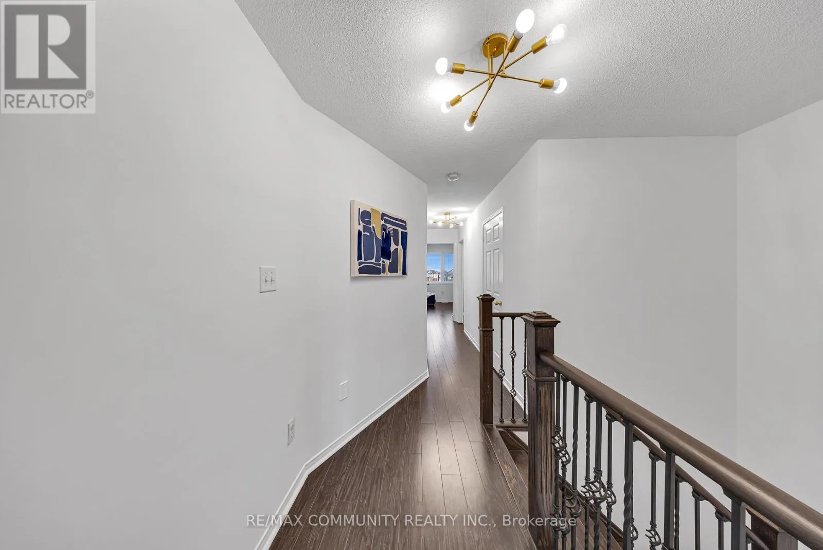 473 ROSSLAND ROAD E