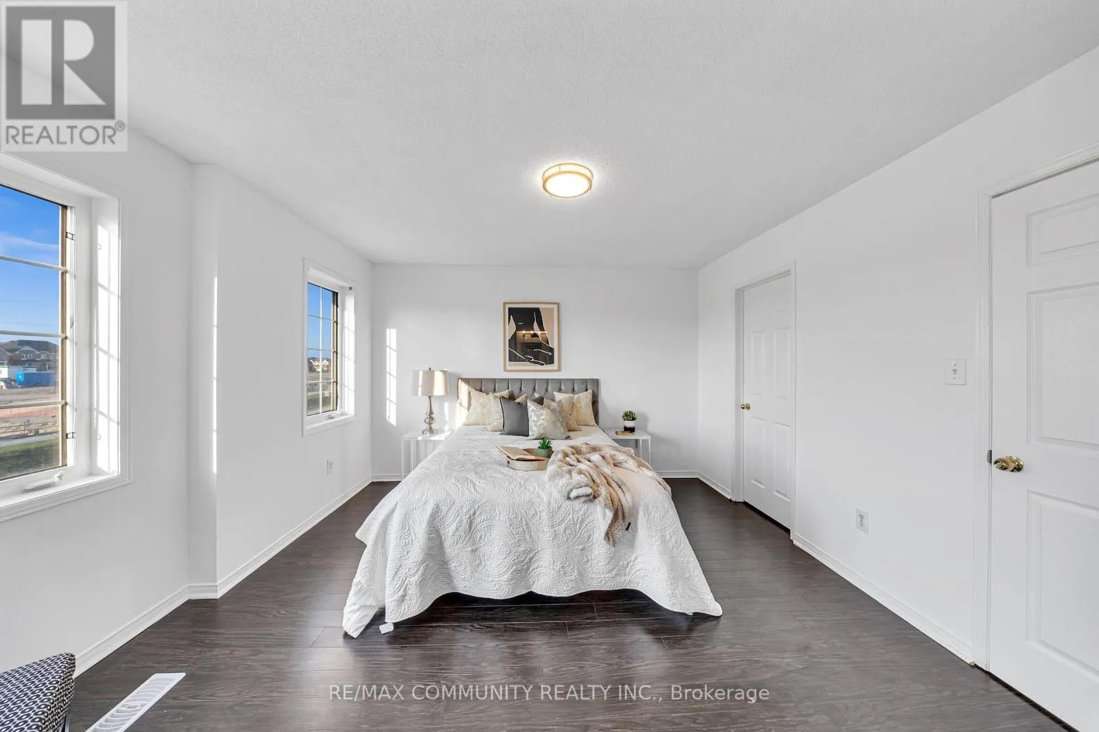 473 ROSSLAND ROAD E