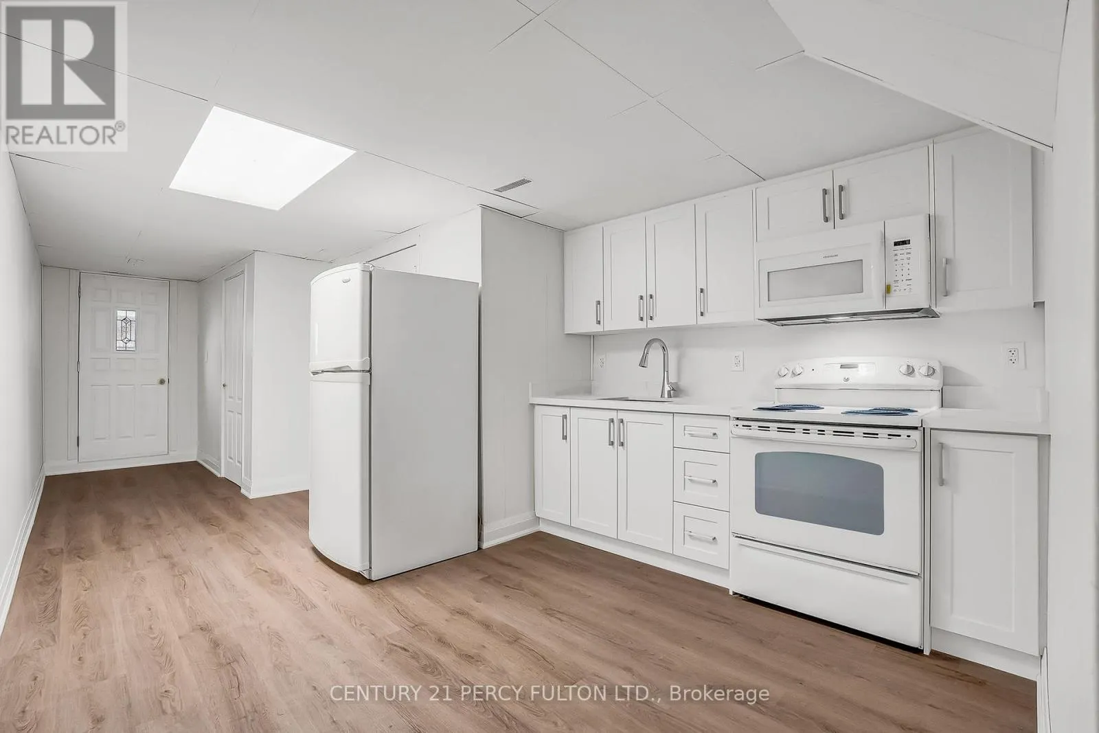 33 PETTIBONE SQUARE