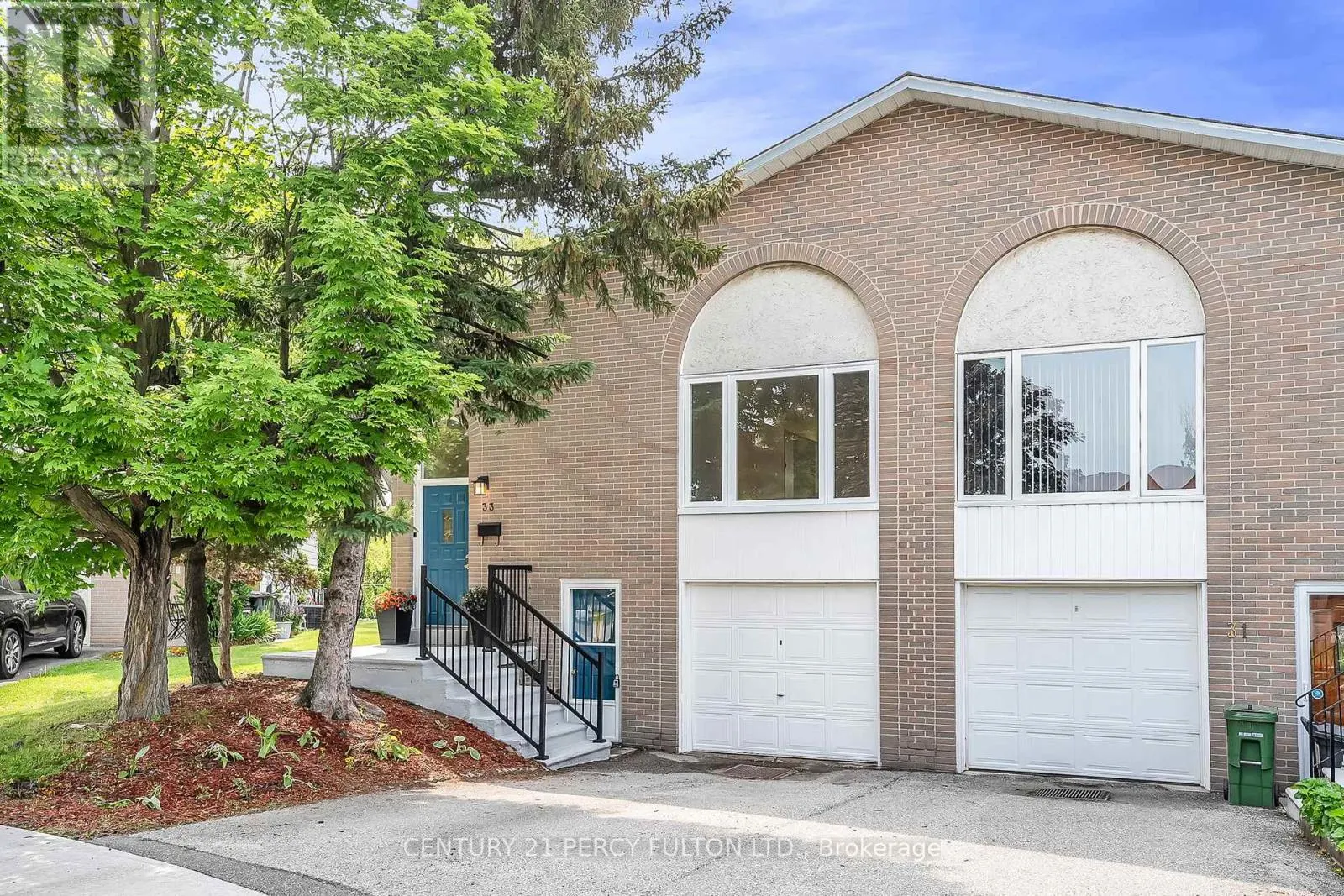 33 PETTIBONE SQUARE