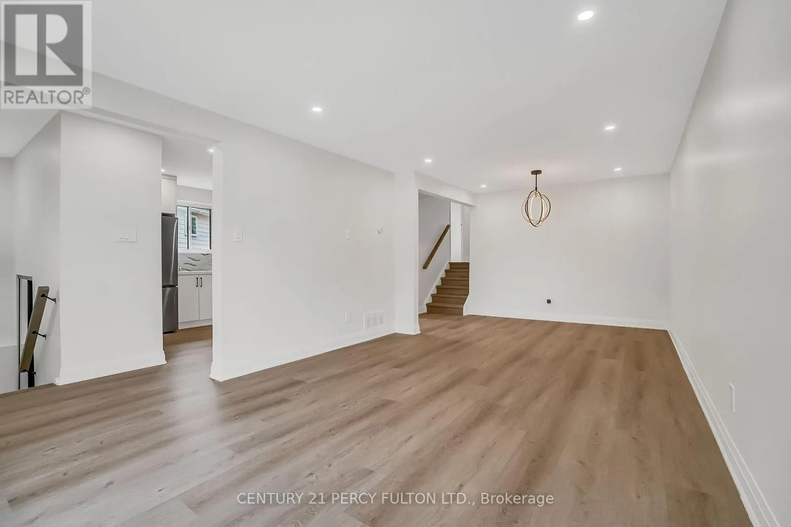 33 PETTIBONE SQUARE