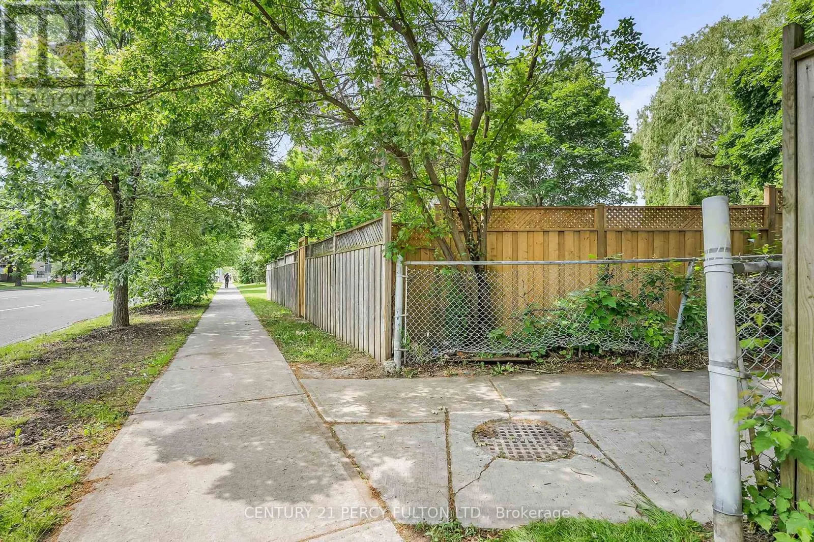 33 PETTIBONE SQUARE
