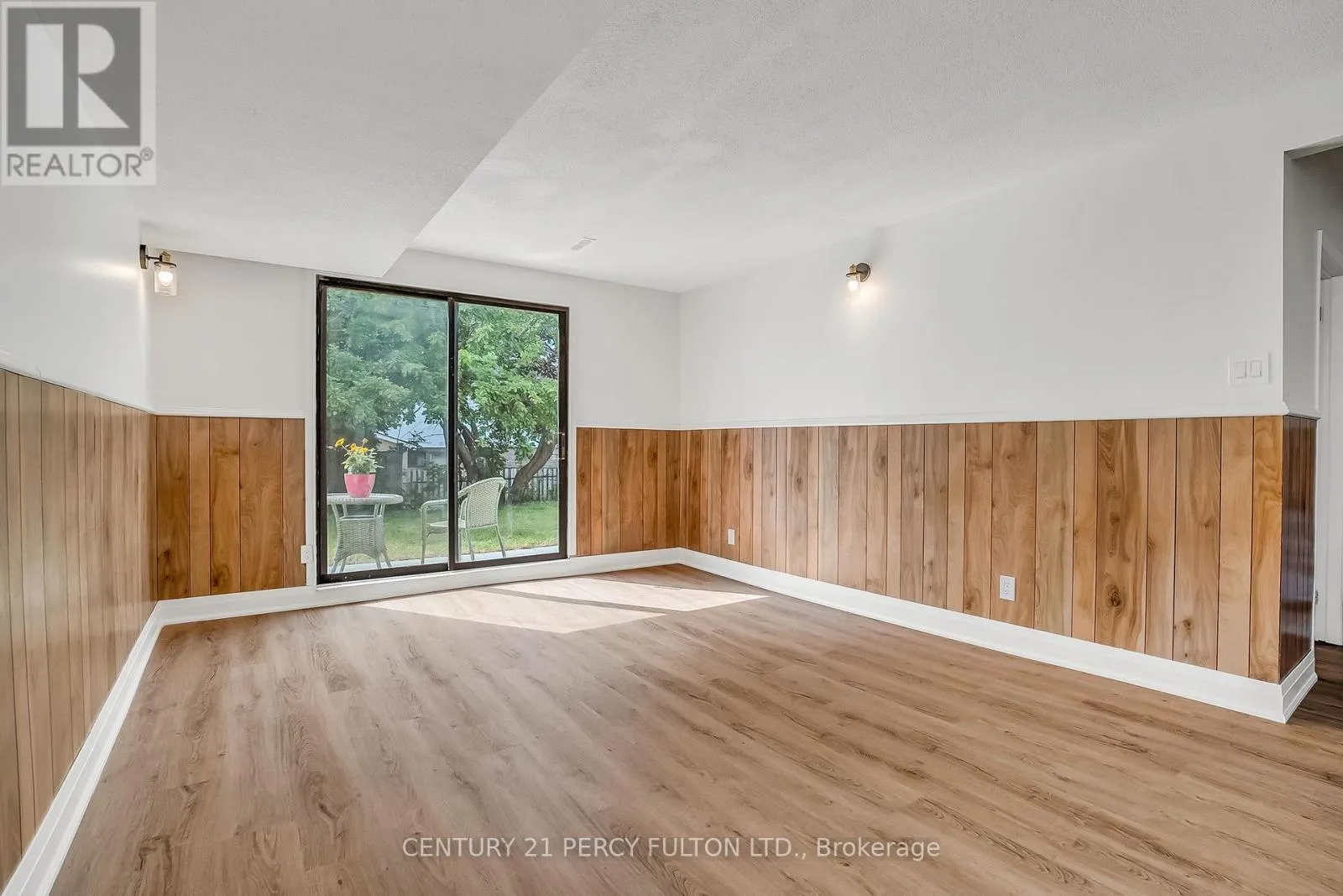 33 PETTIBONE SQUARE