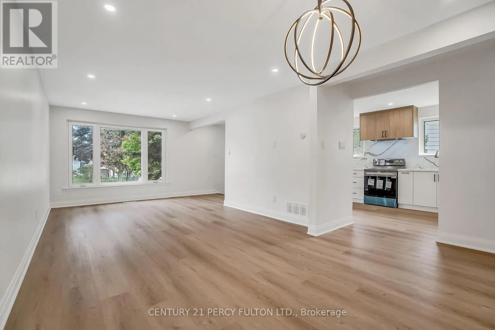 33 PETTIBONE SQUARE