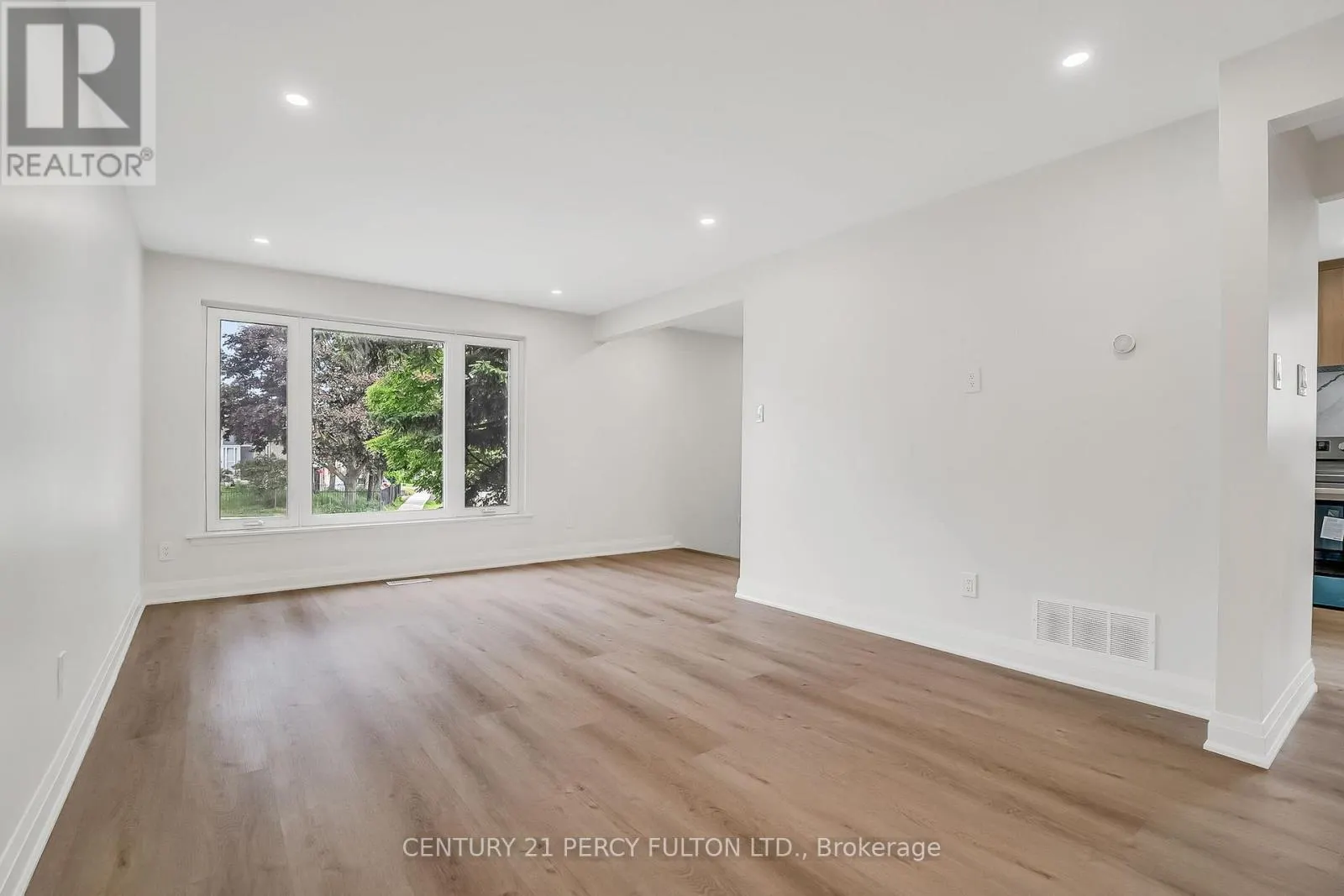 33 PETTIBONE SQUARE