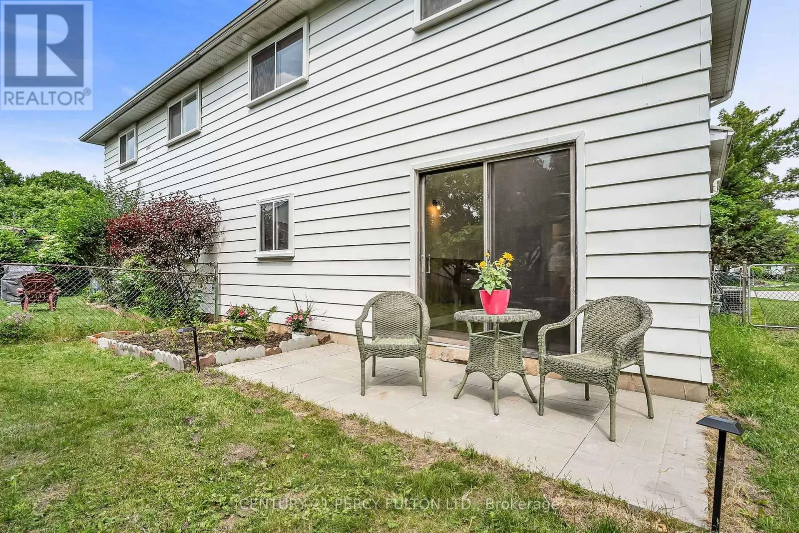 33 PETTIBONE SQUARE