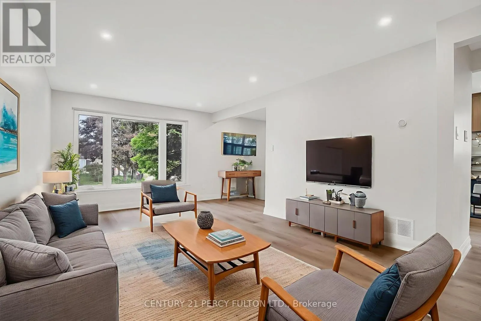 33 PETTIBONE SQUARE