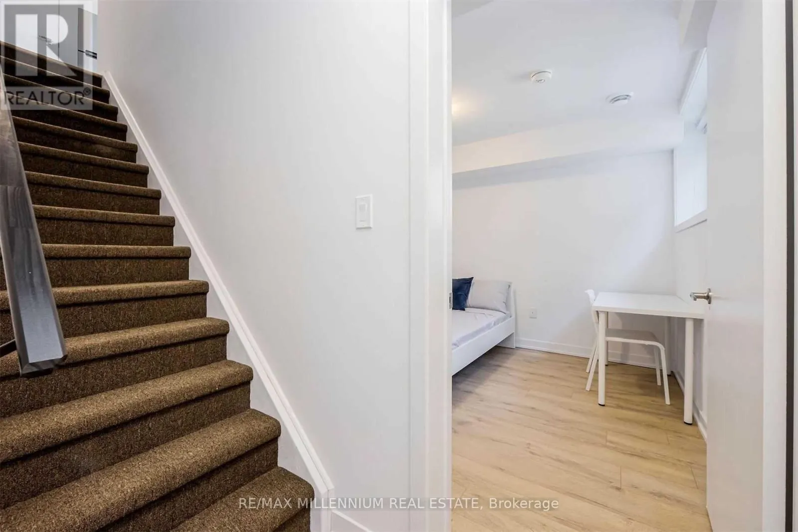 33 - 1740 SIMCOE UNIT 2 STREET