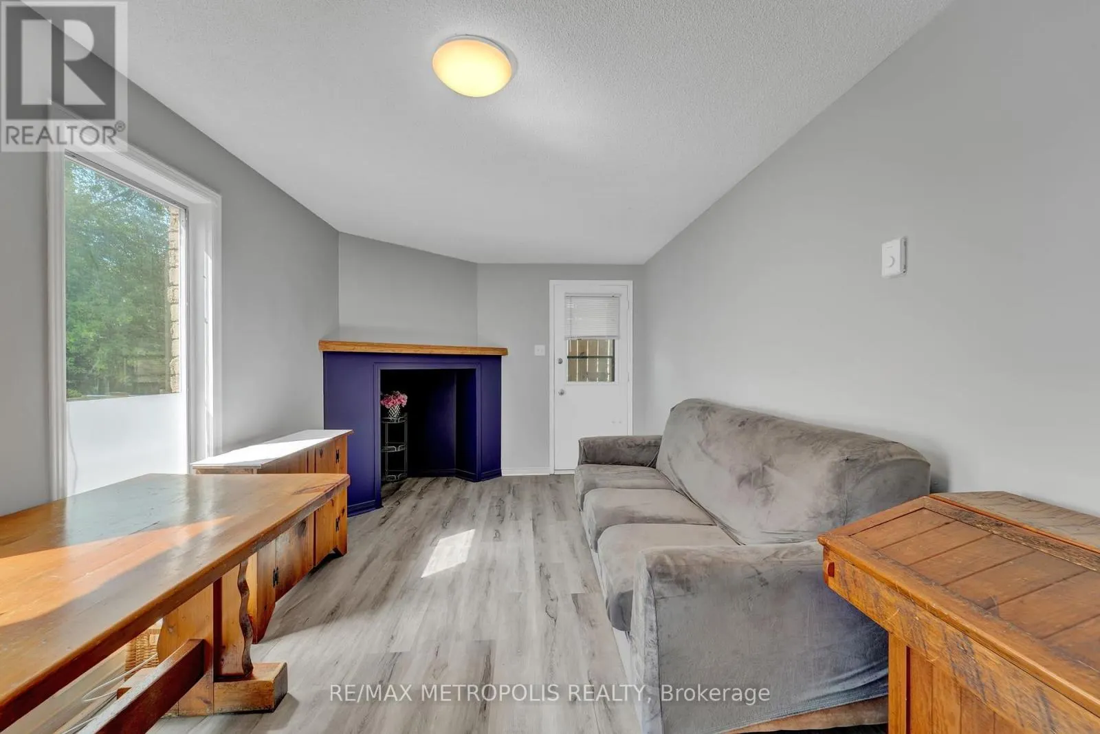 MAIN - 31 EMPIRE CRESCENT