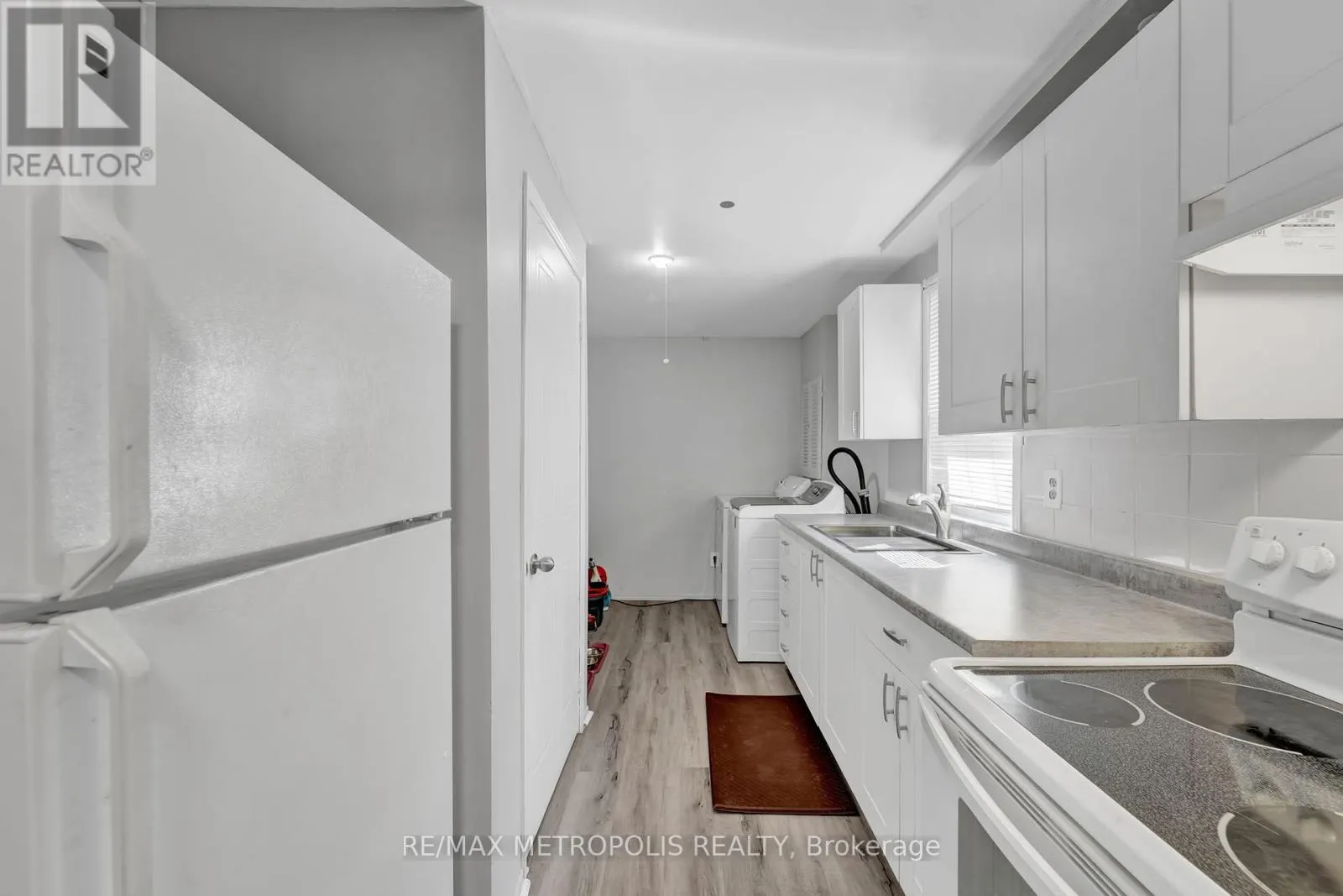 MAIN - 31 EMPIRE CRESCENT