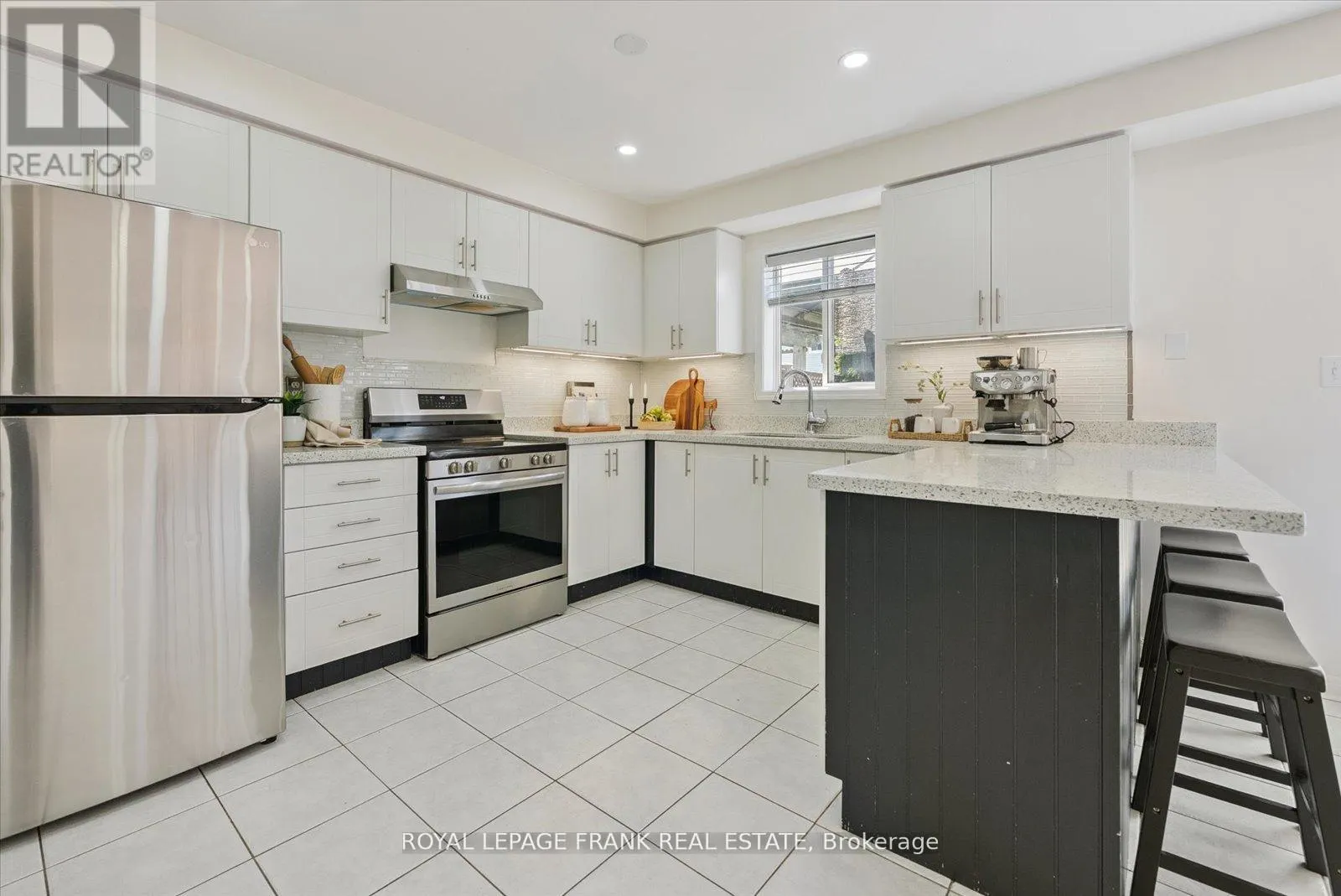 20 REGATTA CRESCENT