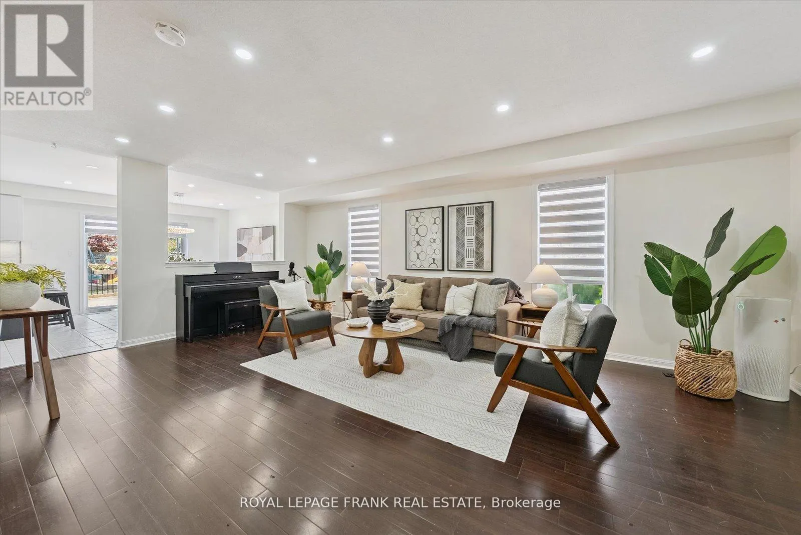 20 REGATTA CRESCENT