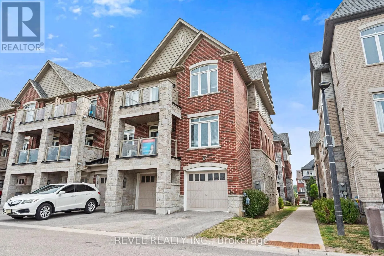2621 GARRISON CROSSING