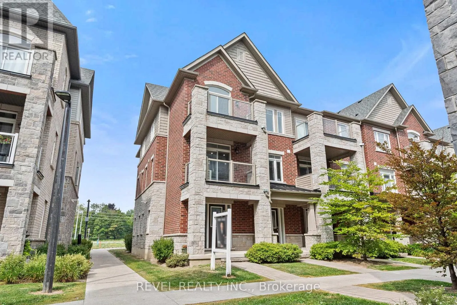 2621 GARRISON CROSSING