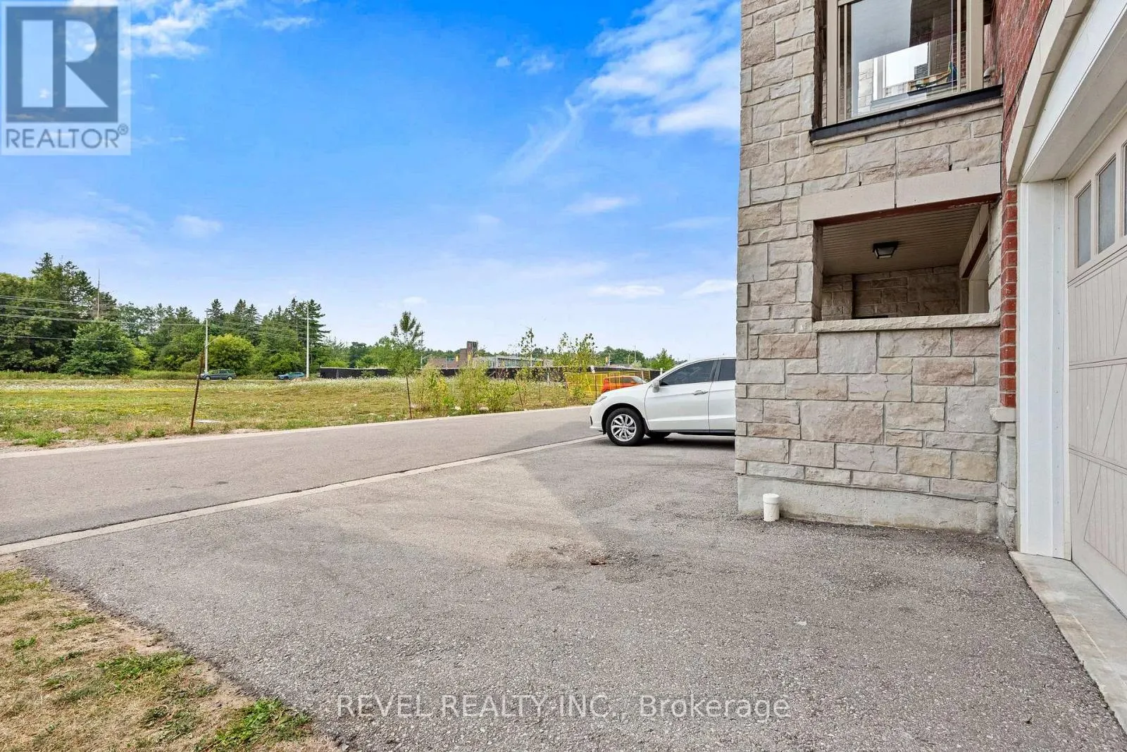 2621 GARRISON CROSSING