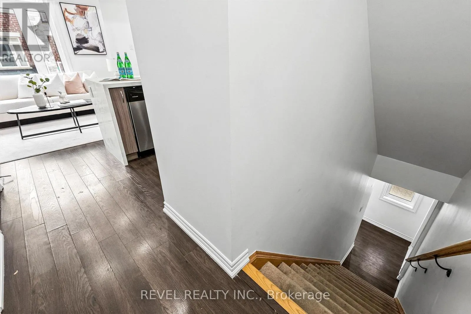 2621 GARRISON CROSSING