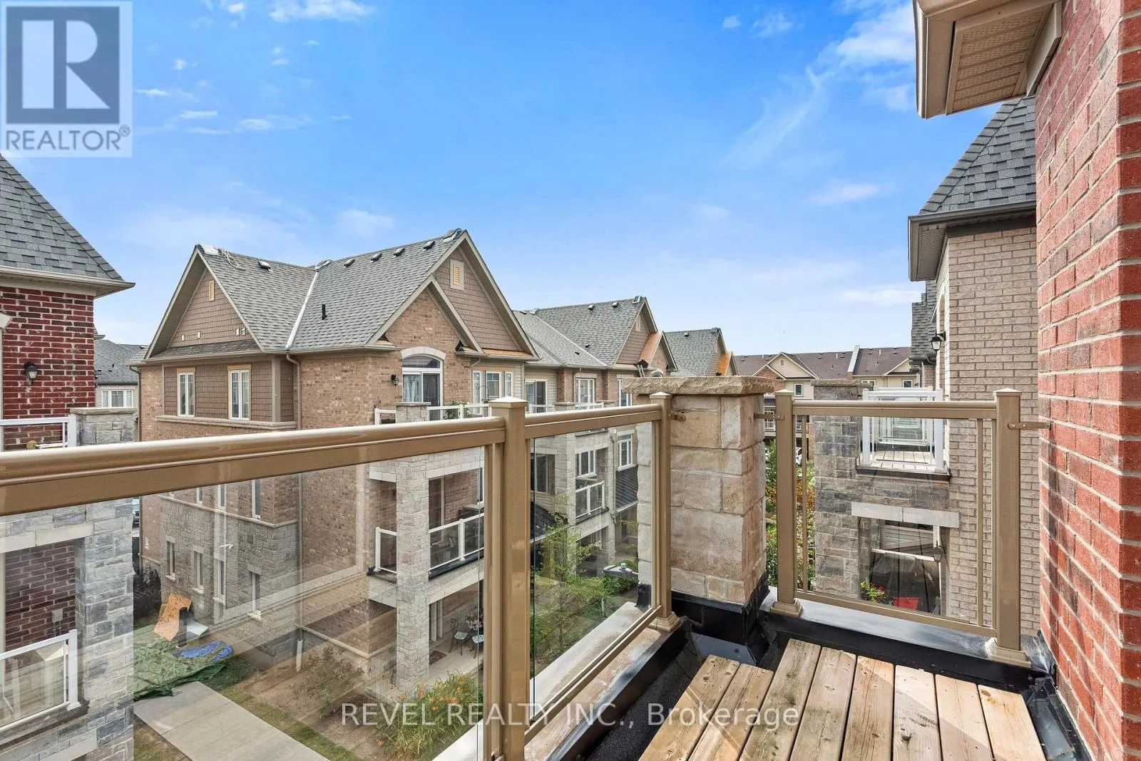 2621 GARRISON CROSSING