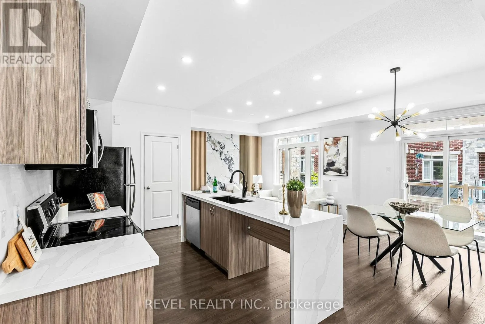 2621 GARRISON CROSSING