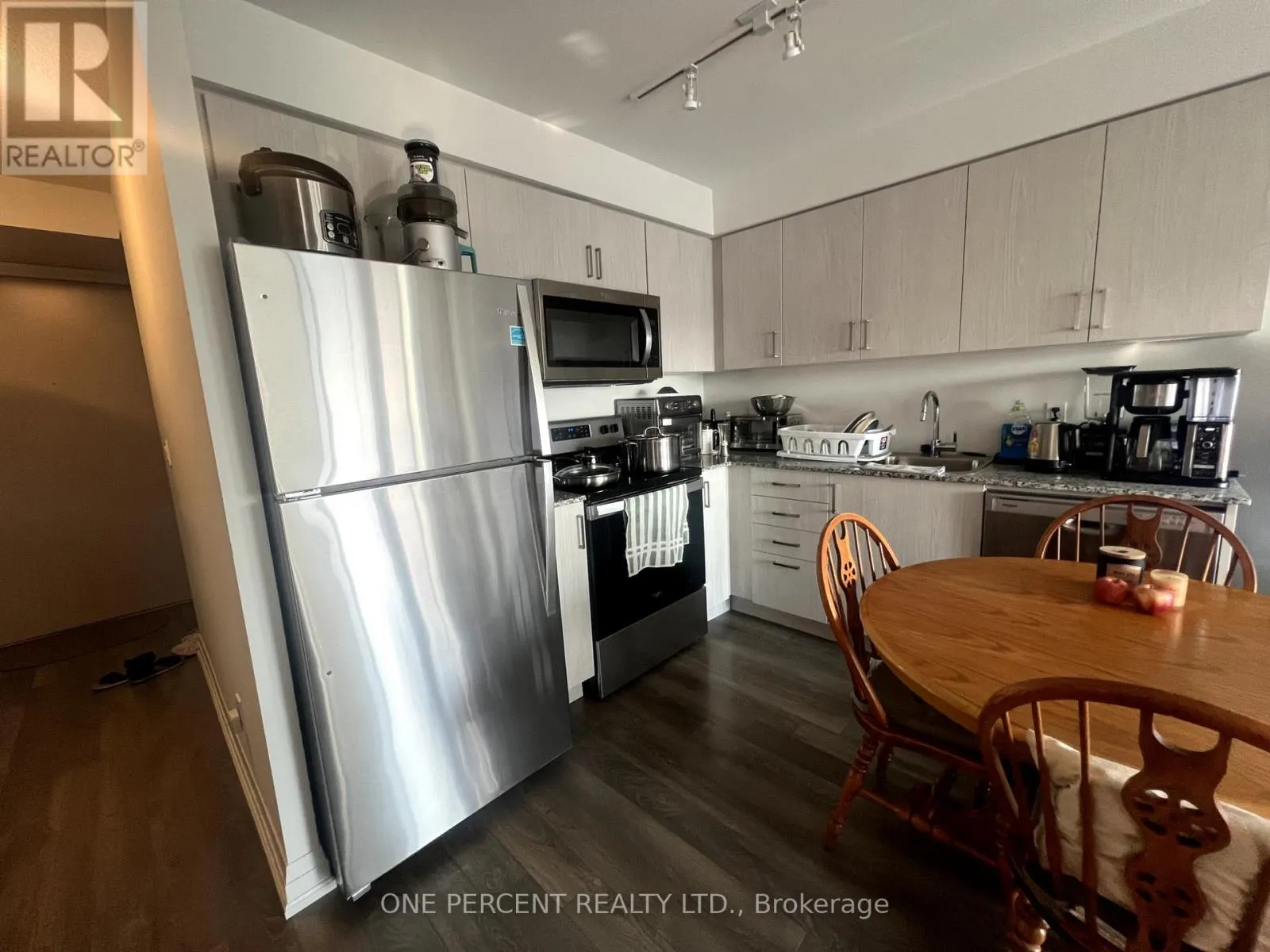 2108 - 20 MEADOWGLEN PLACE