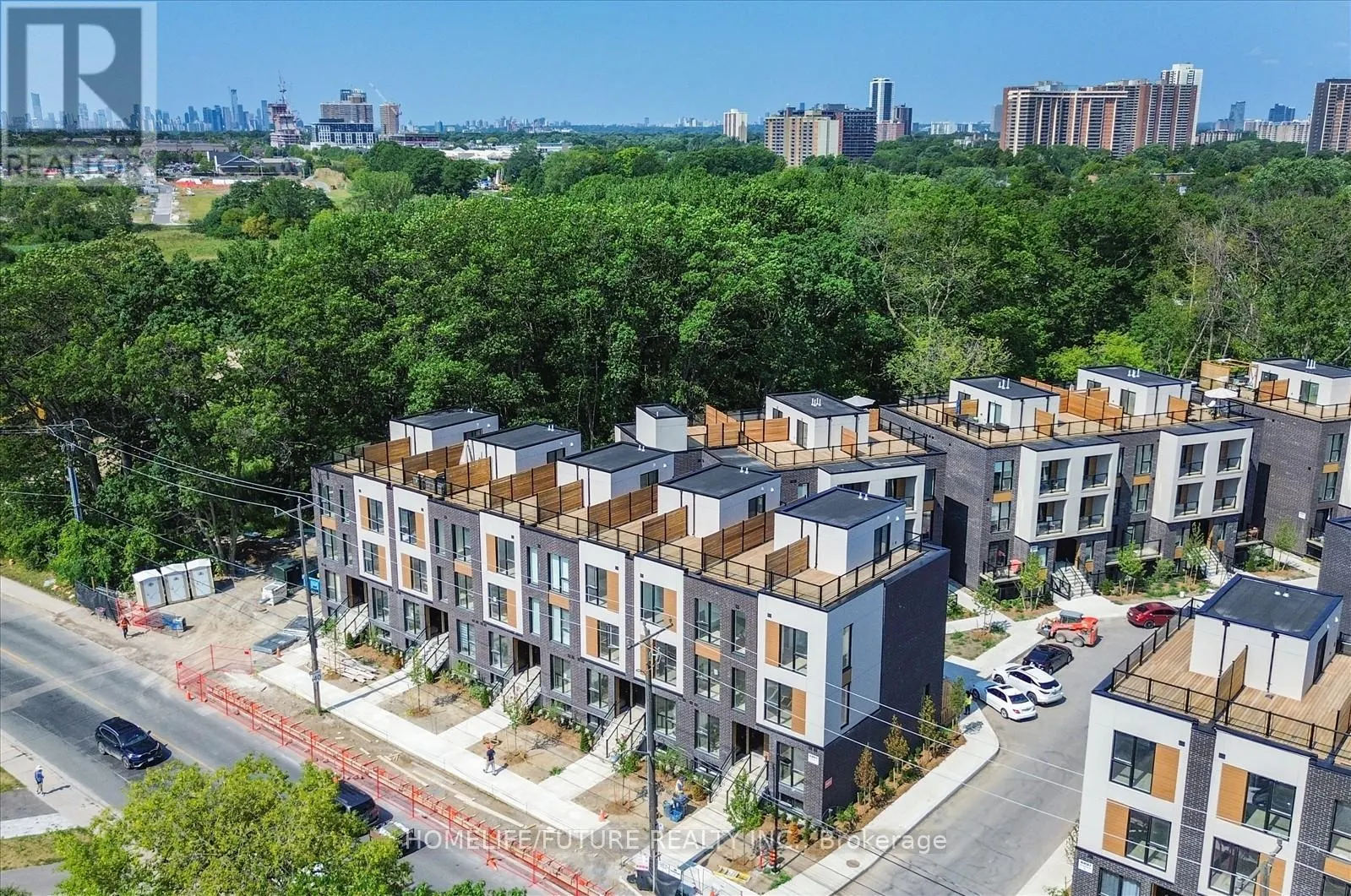 11 - 168 CLONMORE DRIVE