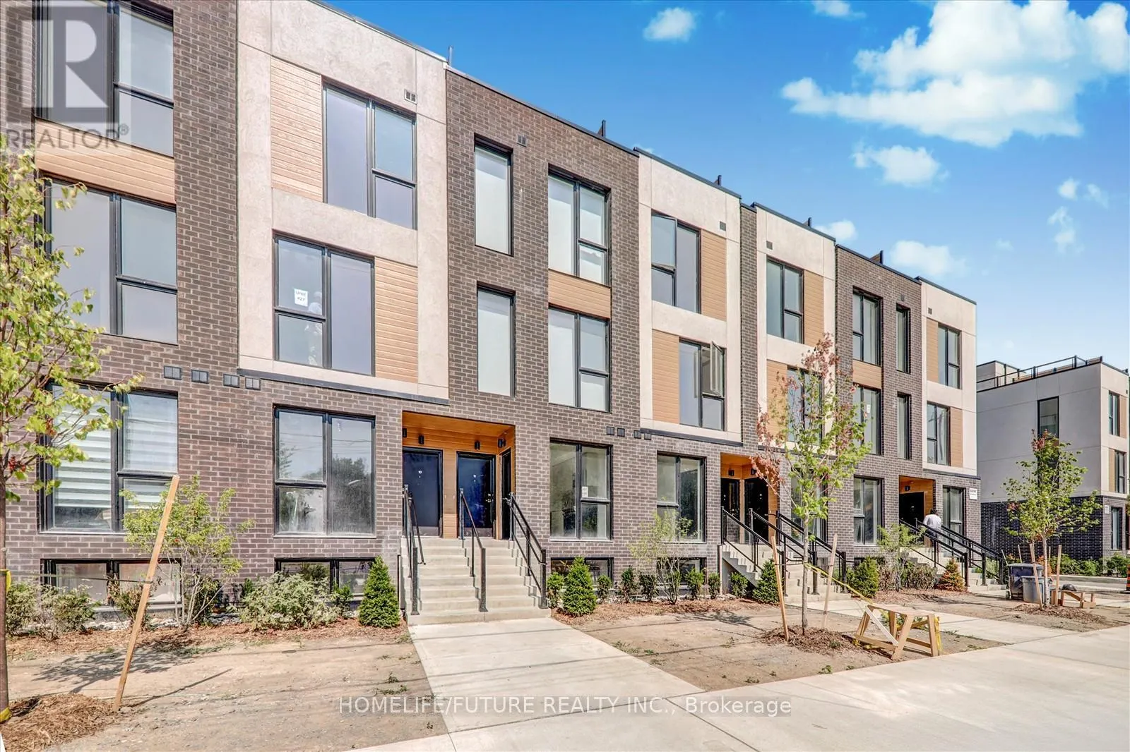 11 - 168 CLONMORE DRIVE
