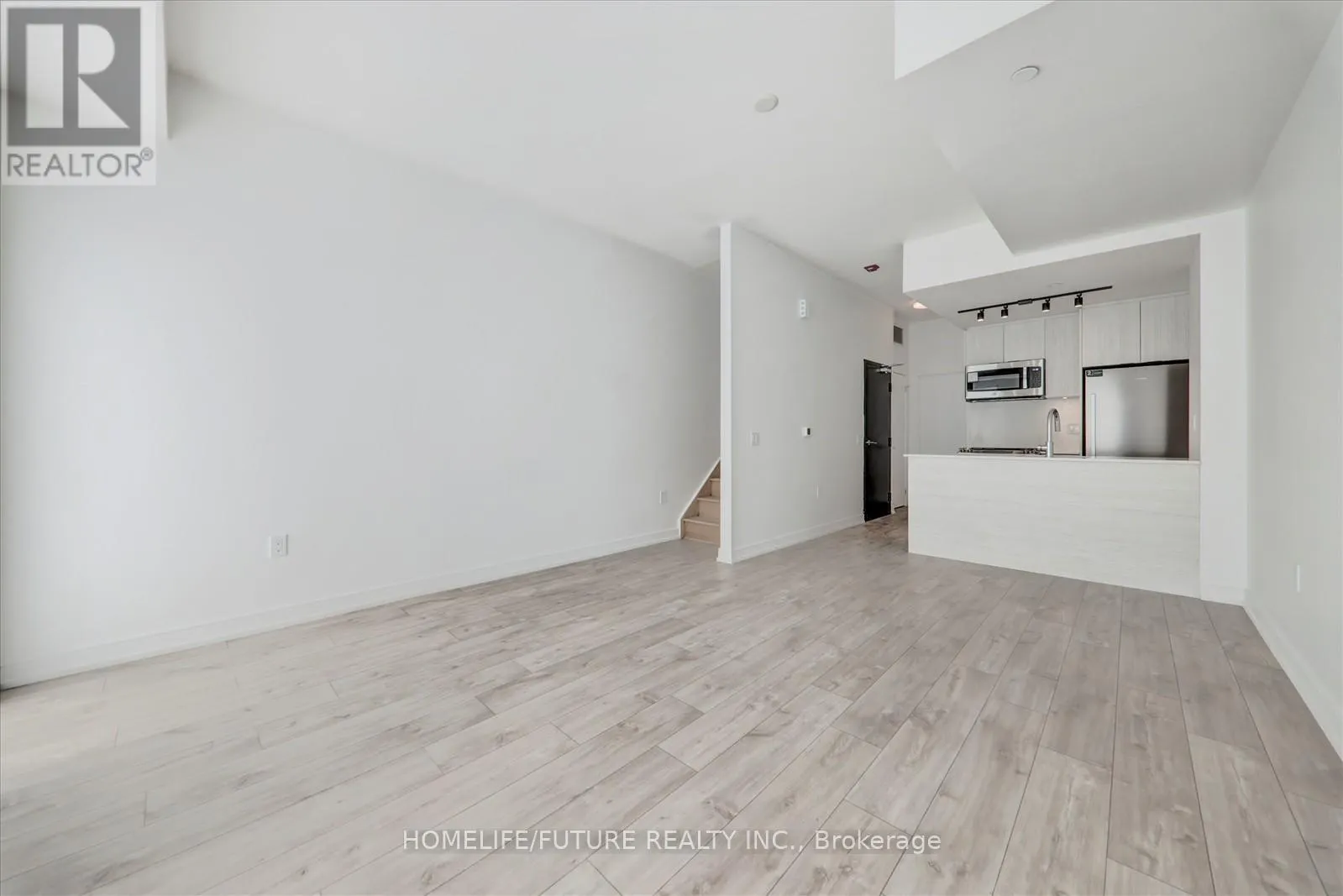 11 - 168 CLONMORE DRIVE