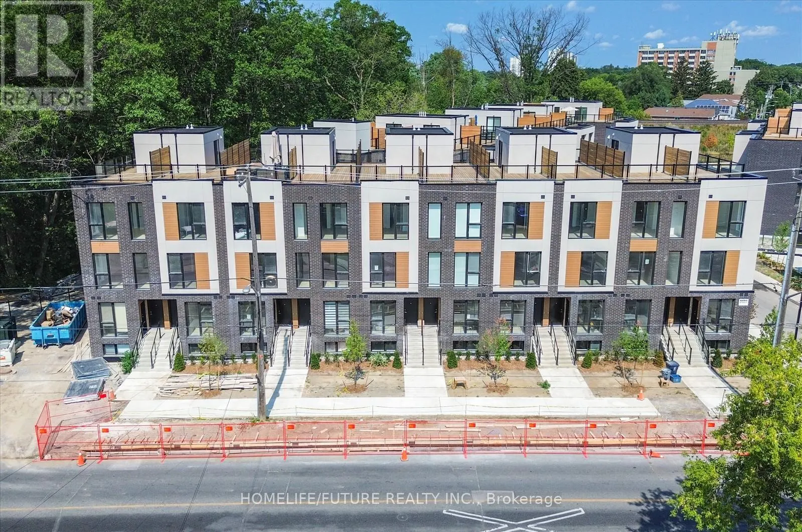 11 - 168 CLONMORE DRIVE