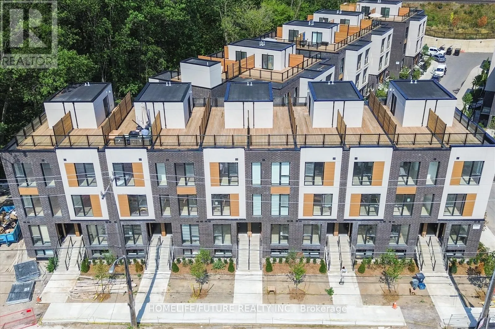 11 - 168 CLONMORE DRIVE