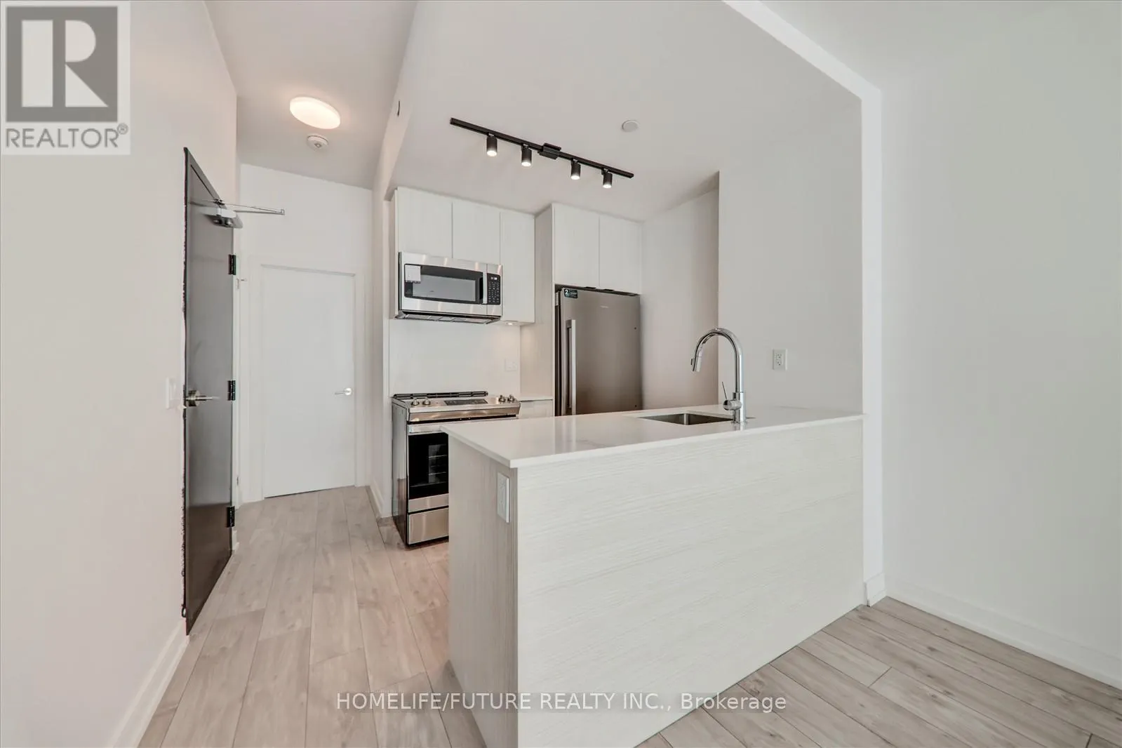 11 - 168 CLONMORE DRIVE
