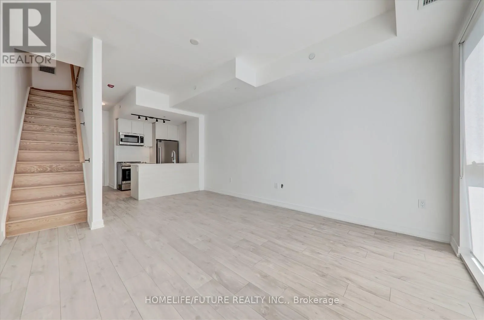 11 - 168 CLONMORE DRIVE