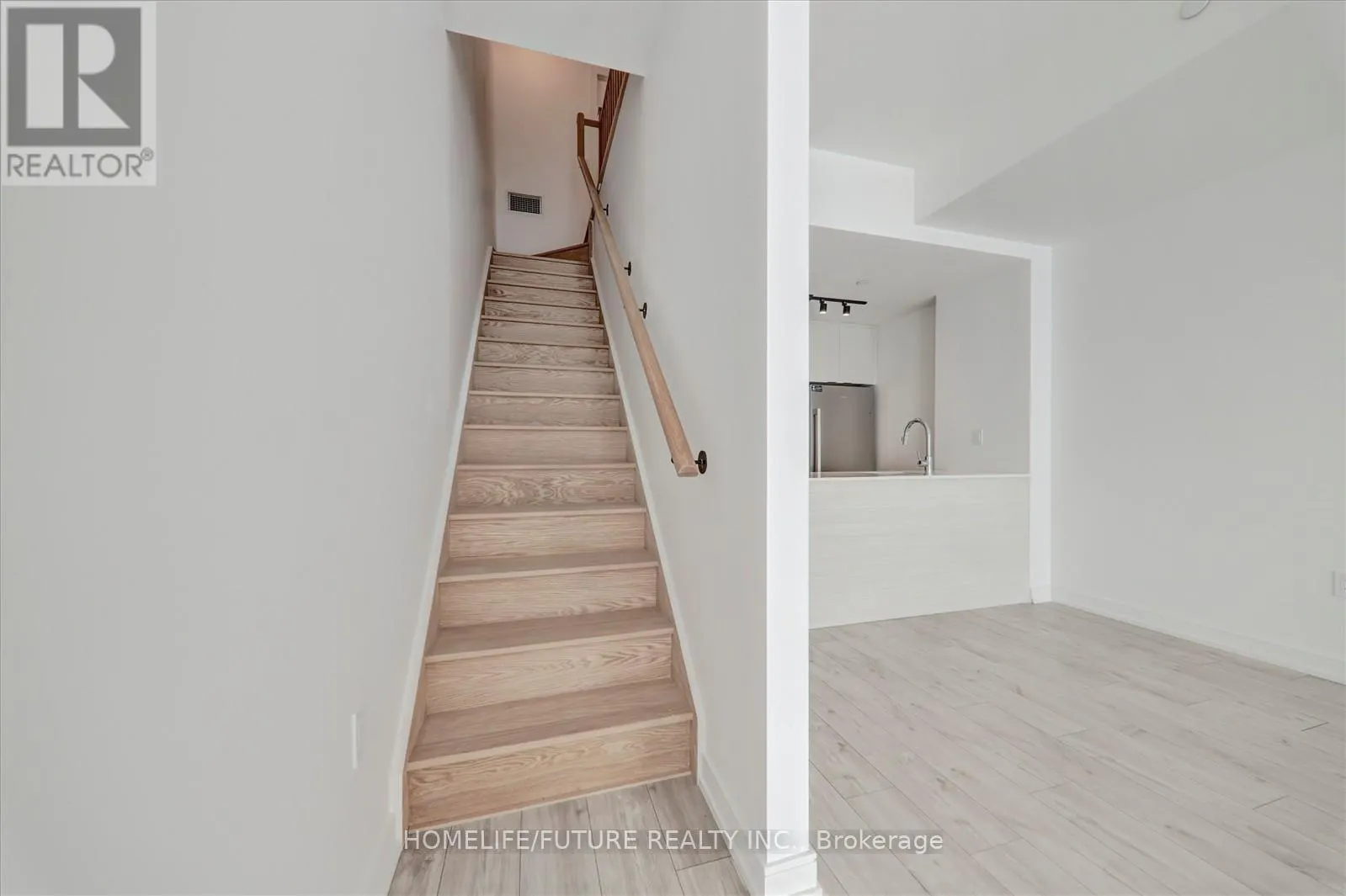 11 - 168 CLONMORE DRIVE
