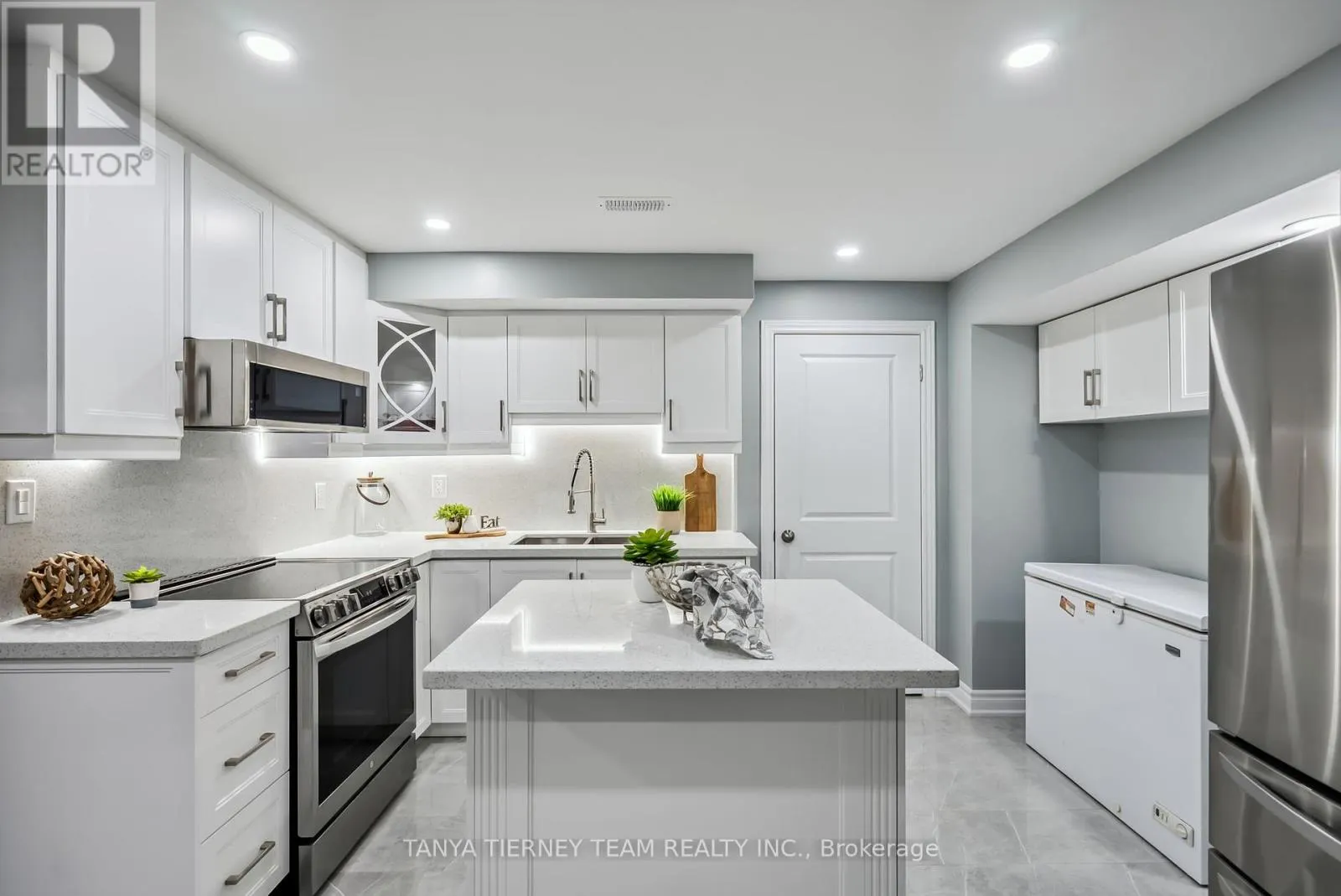 165 RIVERS EDGE PLACE