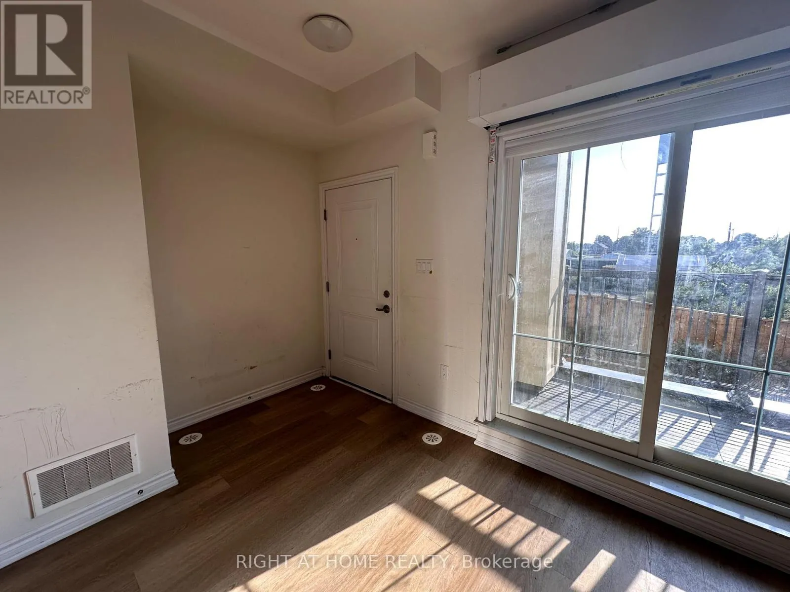 18 - 470 BERESFORD PATH