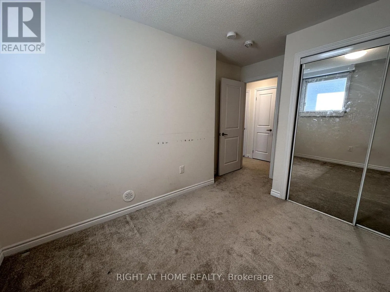 18 - 470 BERESFORD PATH
