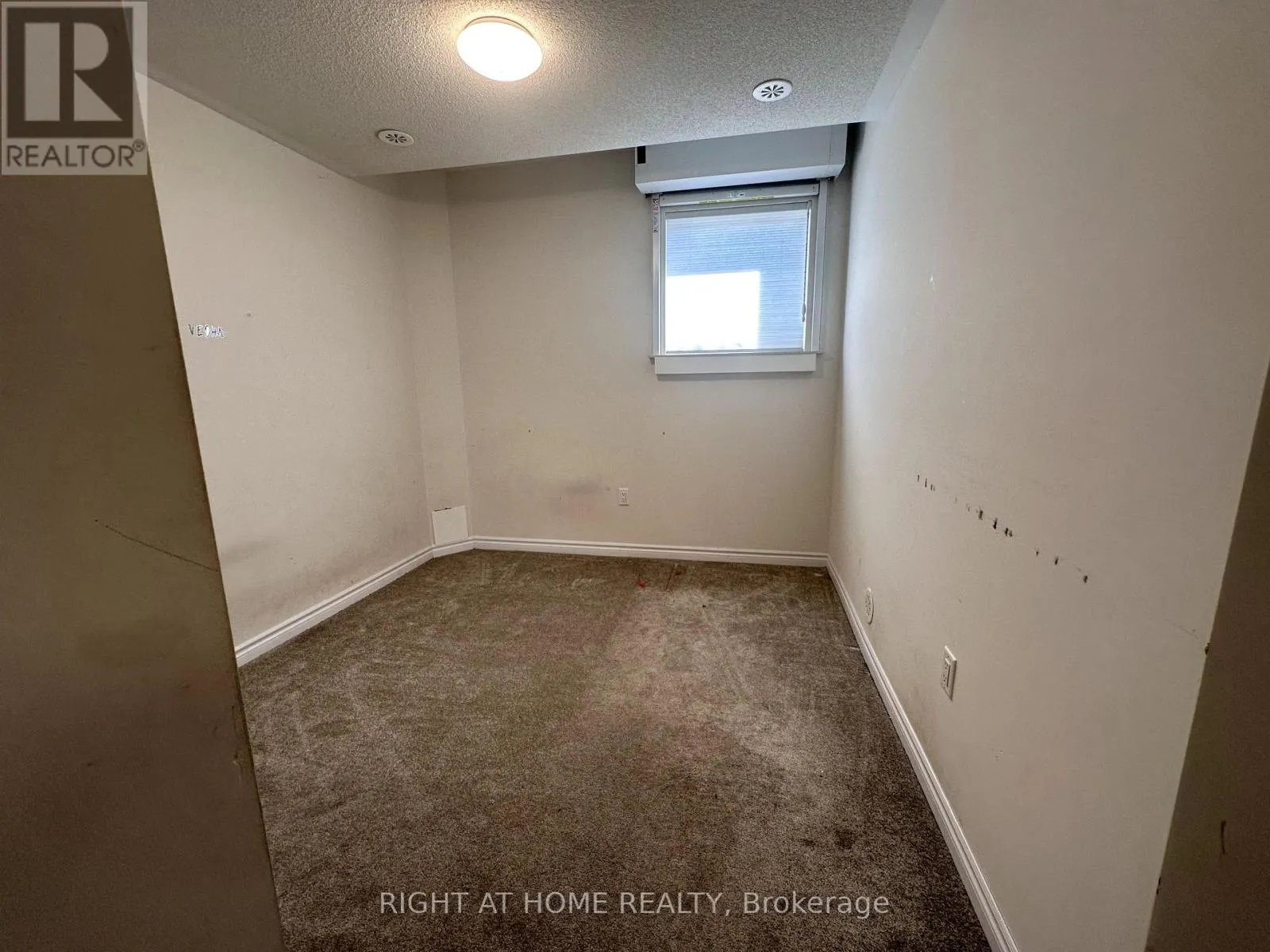 18 - 470 BERESFORD PATH
