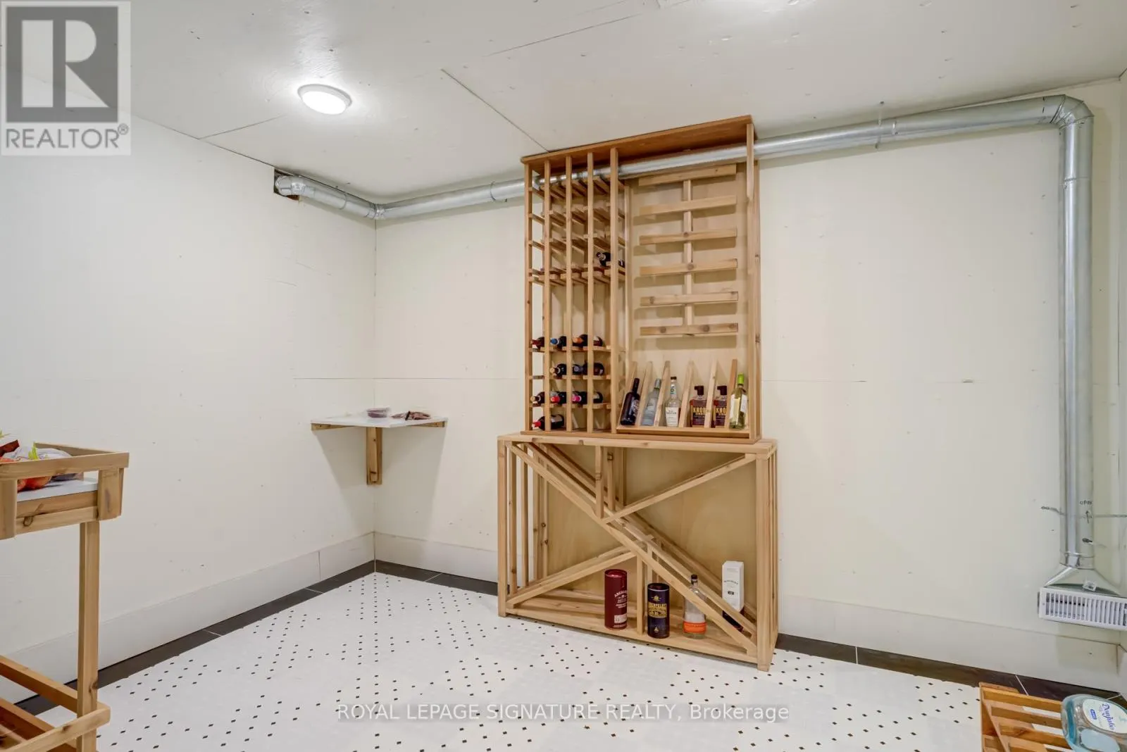 LOWER LEVEL - 27 SCOTLAND ROAD