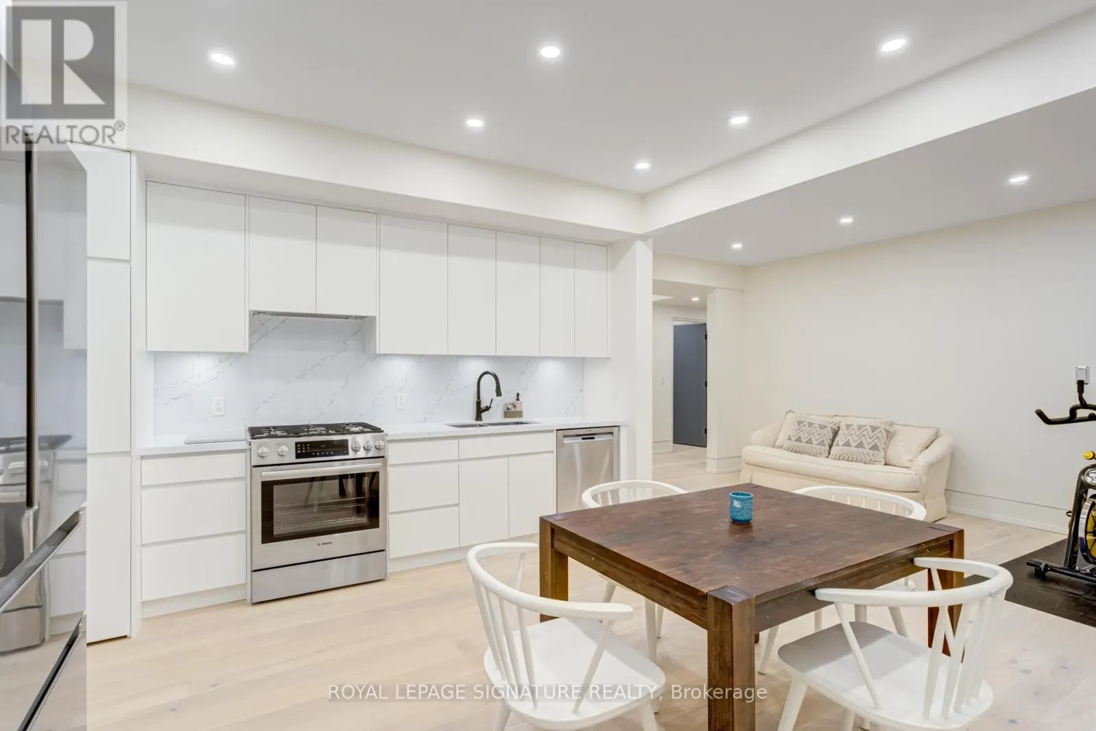 LOWER LEVEL - 27 SCOTLAND ROAD