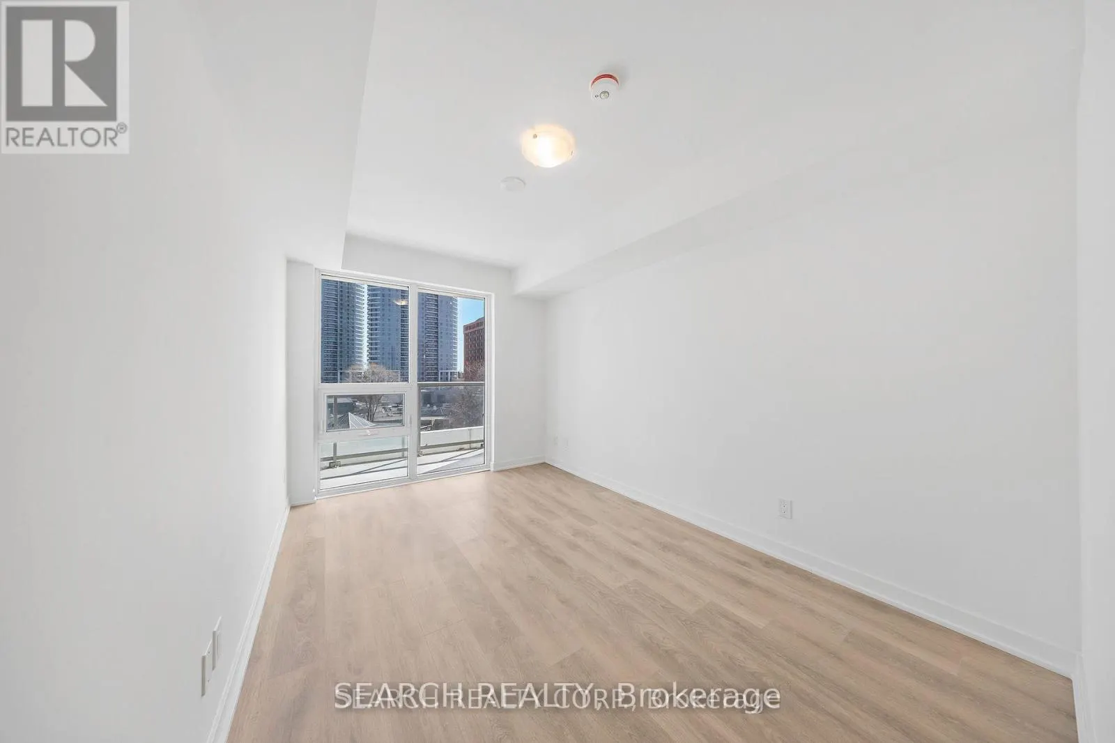 620 - 2033 KENNEDY ROAD