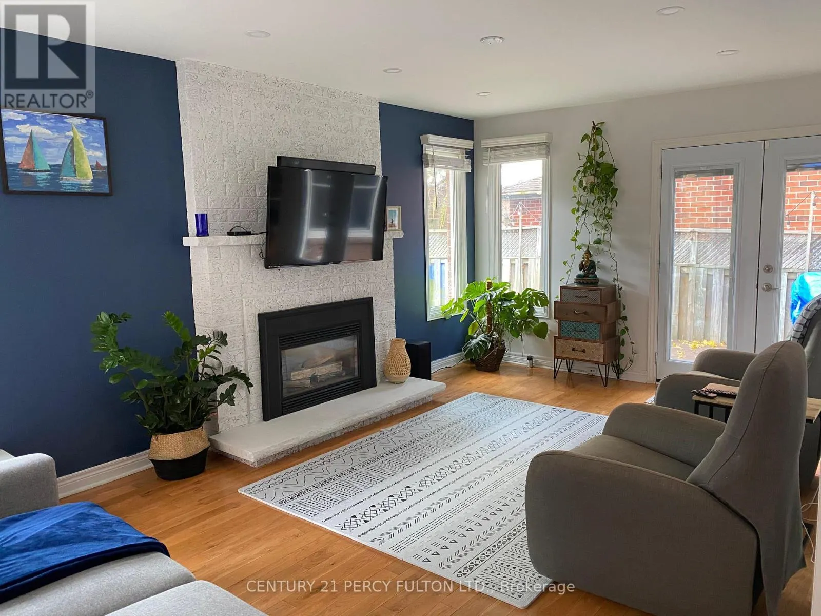 30 HARBORD CRESCENT