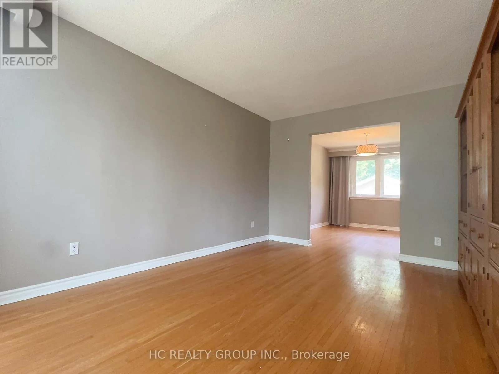 53 TREVERTON DRIVE