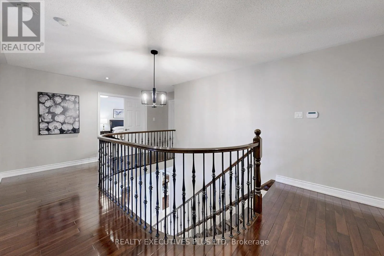29 WESTON CRESCENT