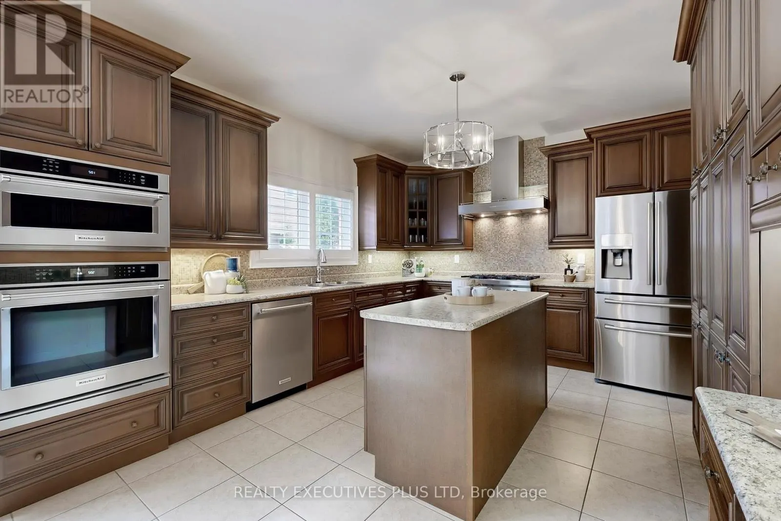 29 WESTON CRESCENT
