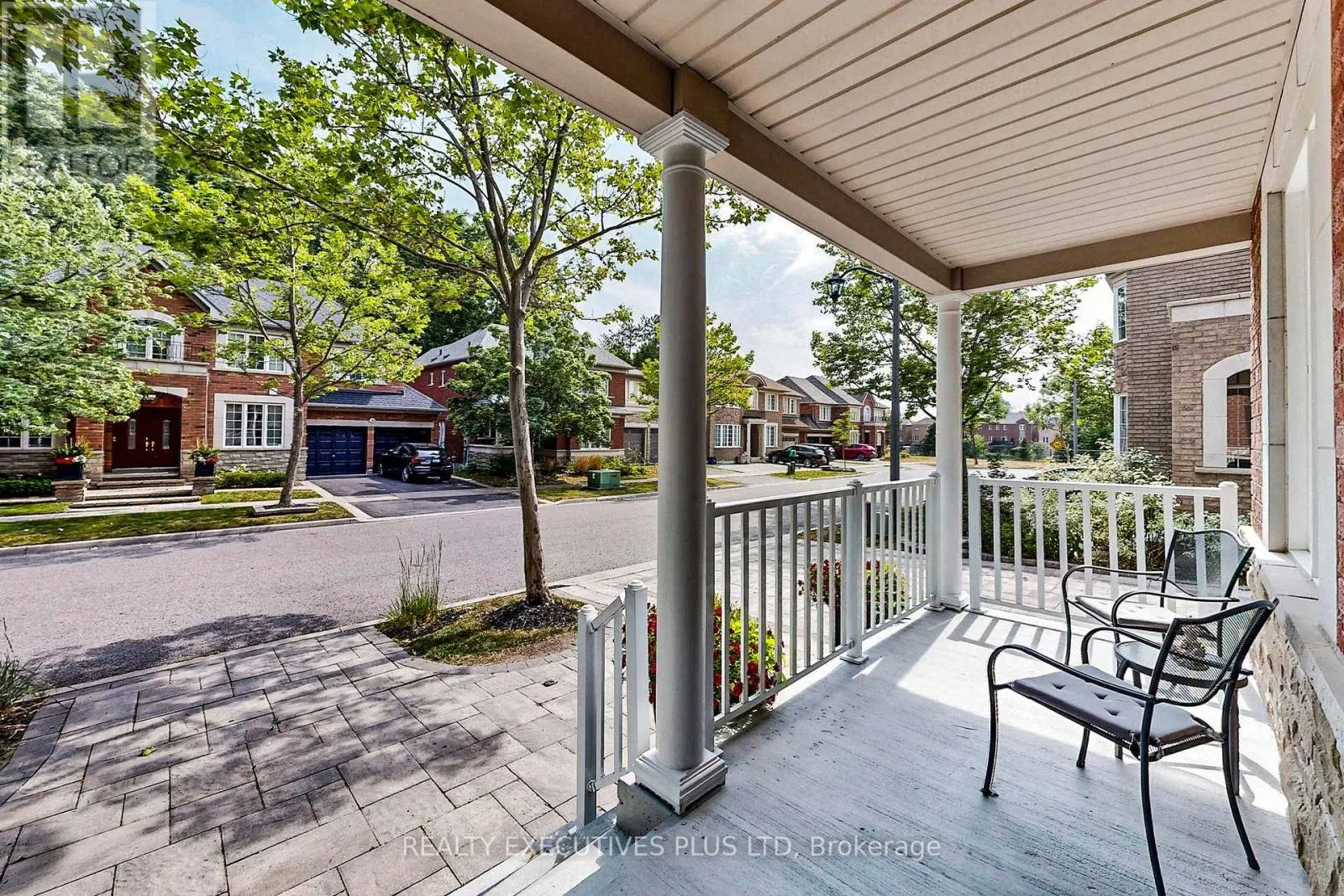 29 WESTON CRESCENT