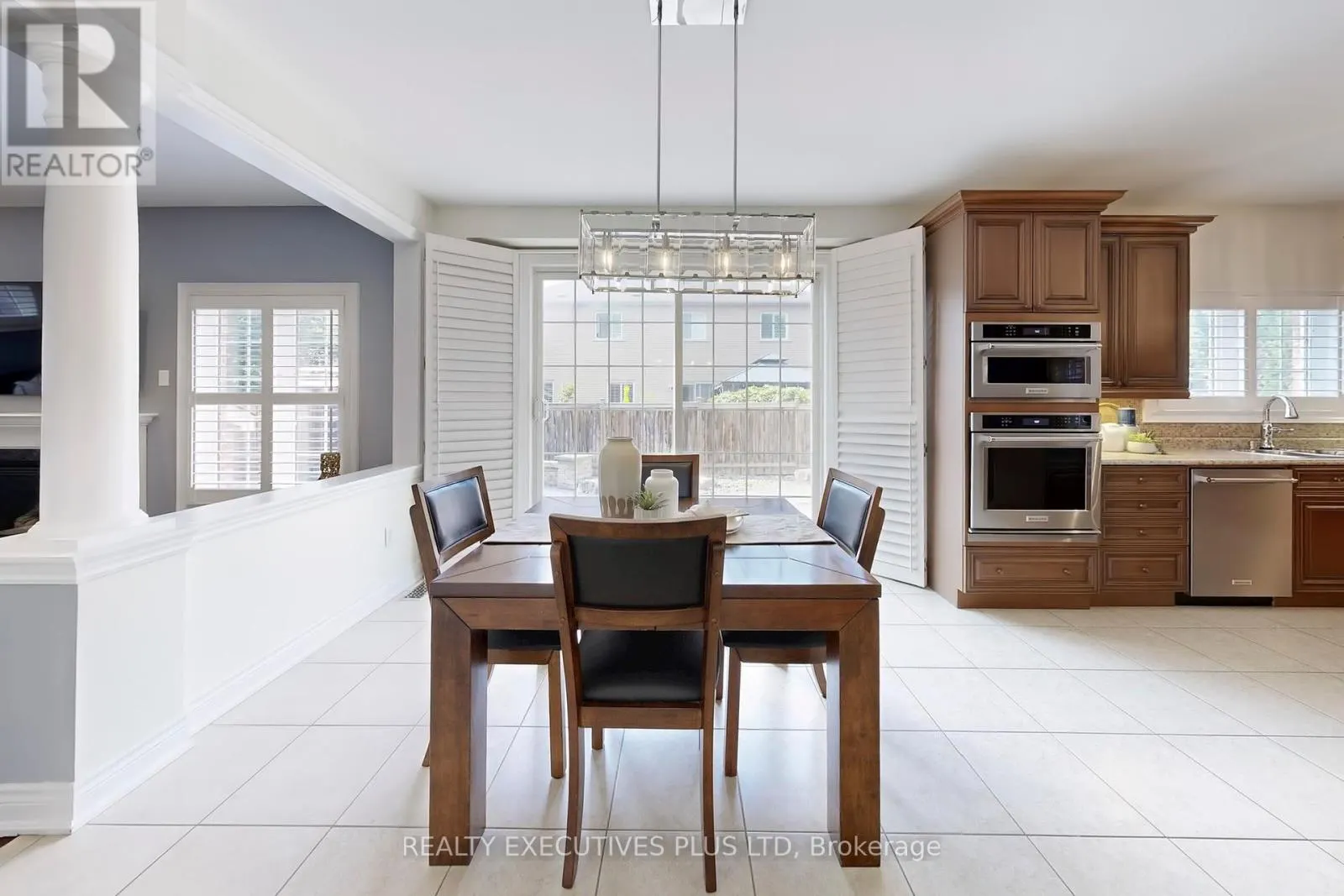 29 WESTON CRESCENT