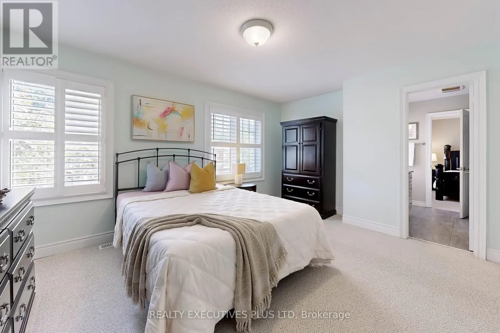 29 WESTON CRESCENT
