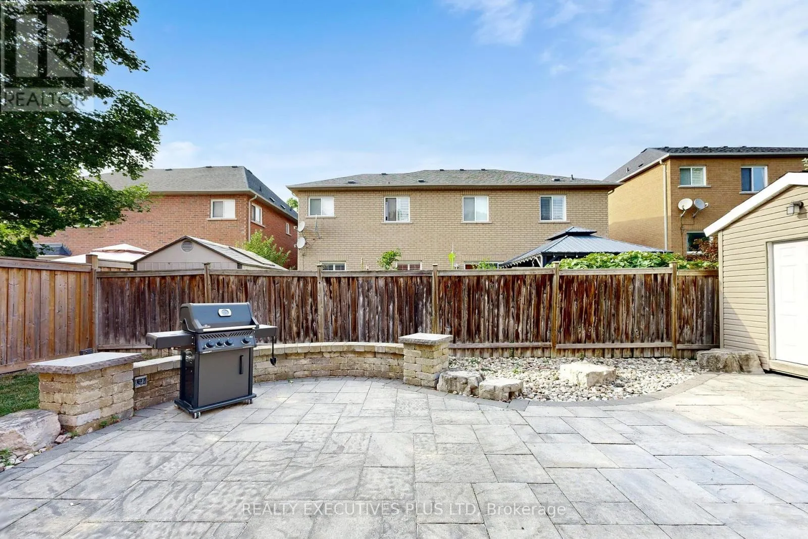 29 WESTON CRESCENT