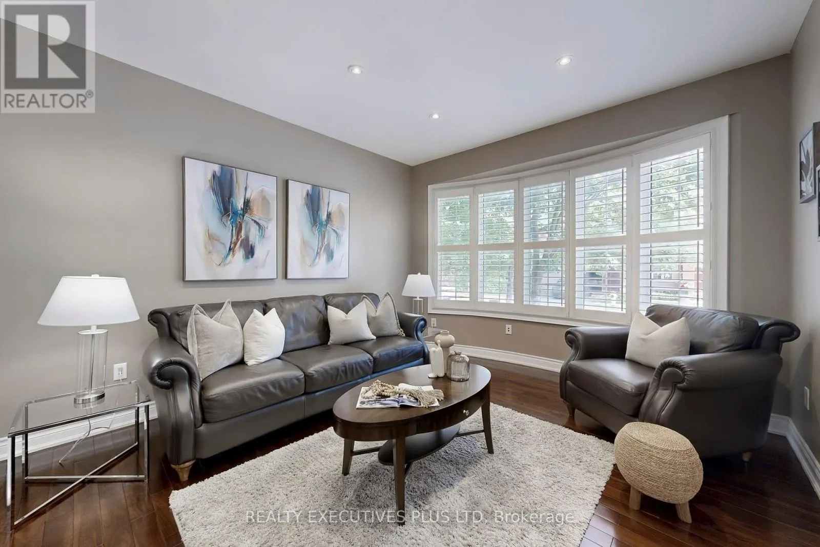 29 WESTON CRESCENT