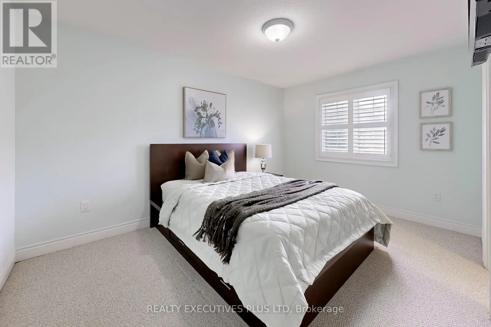 29 WESTON CRESCENT