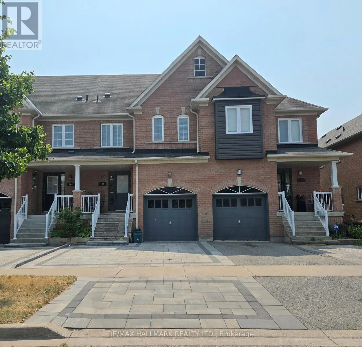 104 OCEANPEARL CRESCENT
