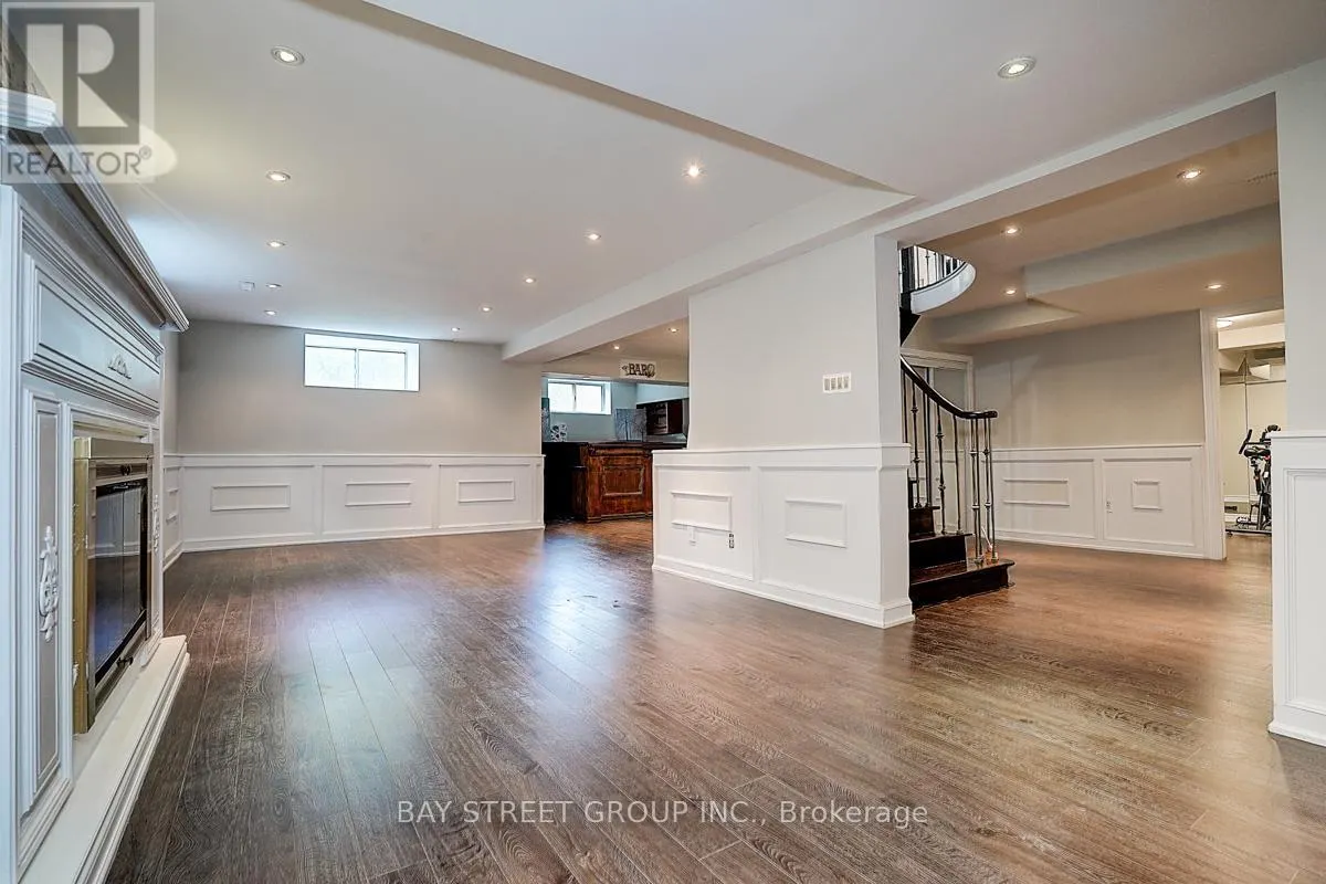 616 SHEPPARD AVENUE